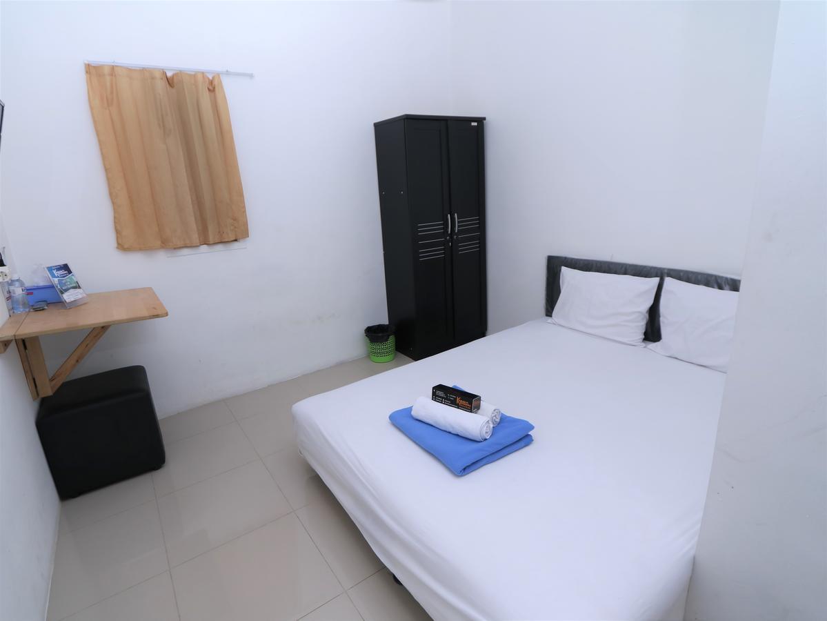 Kamar Keluarga Ungaran Hotel Jakarta Buitenkant foto